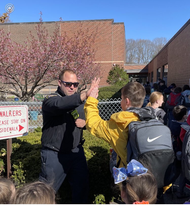 JWMartinSchool's tweet photo. High Five Friday was a big success! Thank you to the NAPD, NAFD, and Representative Adam Scanlon for coming to Martin! What a great start to the day! #MartInThisTogether #LoveNorthSchools https://t.co/VMvhpkTJIo