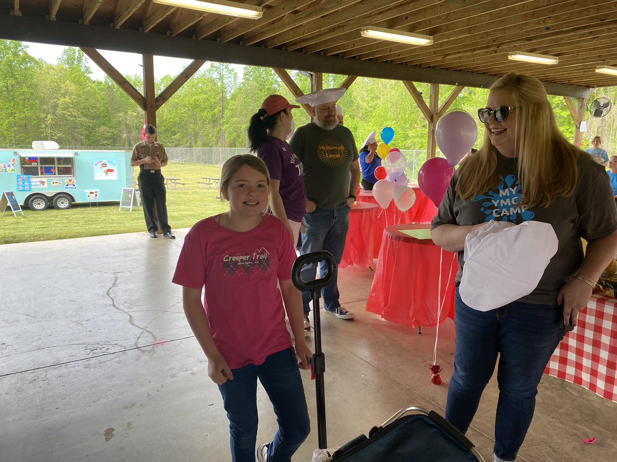 MBaker_RunSun's tweet photo. Had so much yummy fun @ymca #KidsDay #CelebrityChef #SnackOff contest. Got to work with two master chefs from @Gwoodelem, rub elbows with T from @EMMS_McDowell, and cheer on S from @eastfieldglobal @snbmlb https://t.co/G2ZkGjXWXY