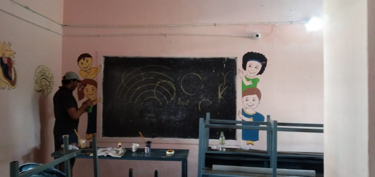 rcblrmidtown's tweet photo. #SchoolBell n the occasion of #AzadiKaAmrutMahotsav @C2CVoice rejuvenating 75 govt schools. Painting started in Chikkajajuru, Chitradurga district on the reminiscence of Freedom fighter 
B M Channabasavayya
@Shekhar_Rotary #SchoolBell #Campus2Community @SrikantBhagavat
@PMOIndia https://t.co/tRdGfFdh4I