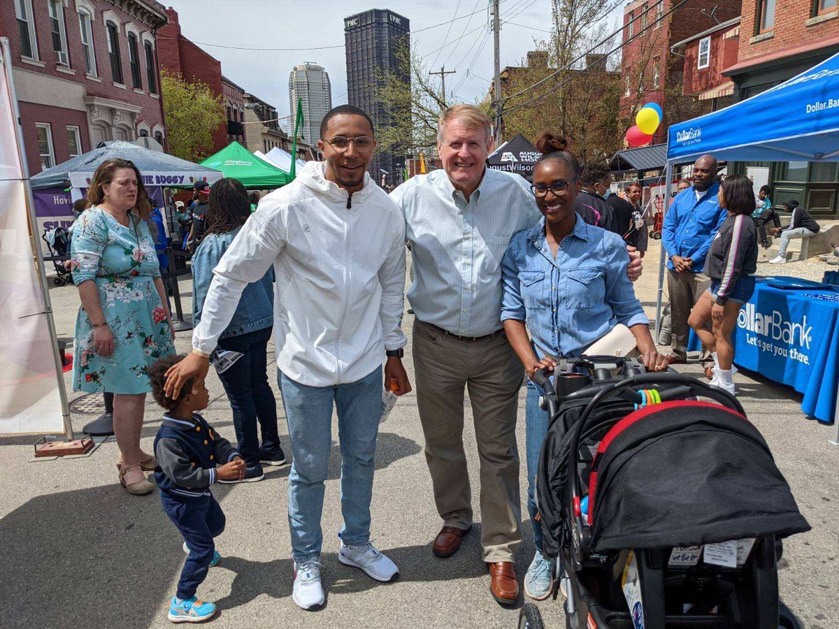 ACE_Innamorato's tweet photo. Itβs a beautiful day for the #AugustWilsonBlockParty. Great to see @RepAbney and family here along with @Highmark @kannusahni and to have @HealthAllegheny and @AlleghenyCoPD represented too. https://t.co/vdNDyn1jyJ