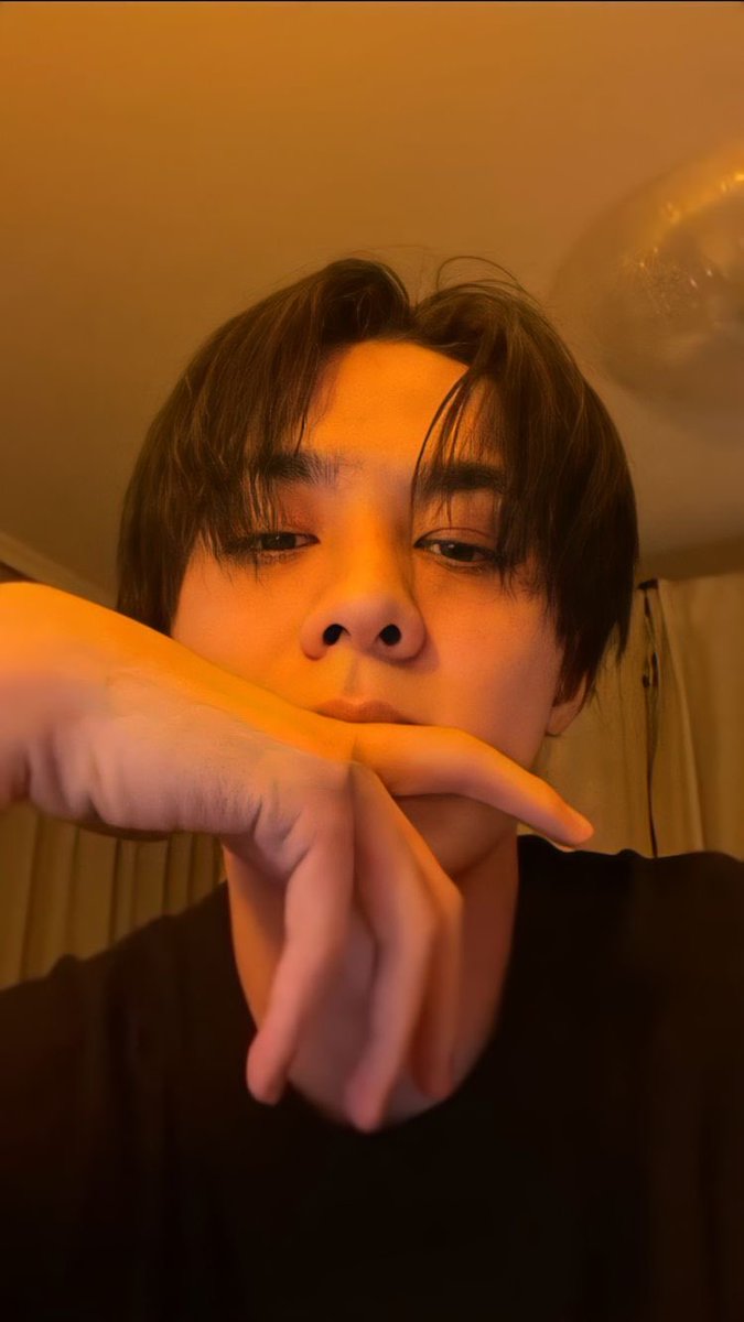 HXuxi | RtoV tweet media