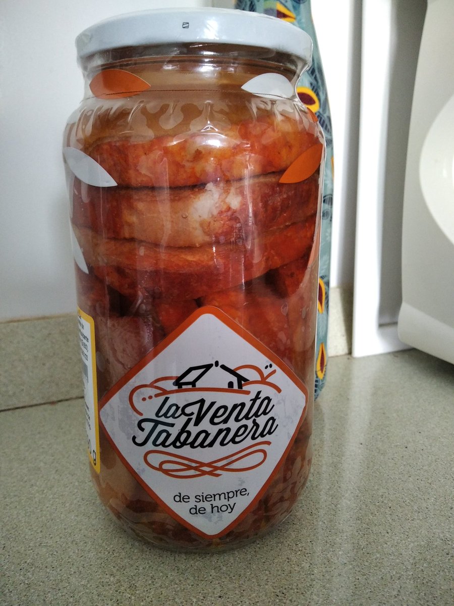 Me ha traído un amigo de Segovia un frasco de lomo de la olla y estoy tan emocionada que no se si guardarlo en un armario o ponerlo en una estantería del salón para dar envidia a las visitas

#Segovia
#LomoDeLaOlla 
<a href="/laventatabanera/">La Venta Tabanera</a>