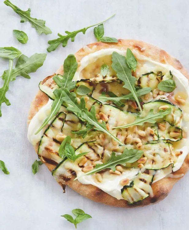 Wat gaan we eten? Pizza mascarpone!
En...... in de pizzabodem kun je kaliumbinders verwerken.

Bekijk hier het recept 👉buff.ly/3vx44wF

#pizza #zoutarm #kalium