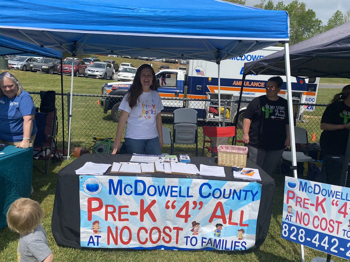 MBaker_RunSun's tweet image. Shout Out to @McDowell590 @MCSHeadStart @mcs_nutrition @NCPreK @mrmarkgarrett lot of great connections for families we all serve!  @ymca #KidsDay