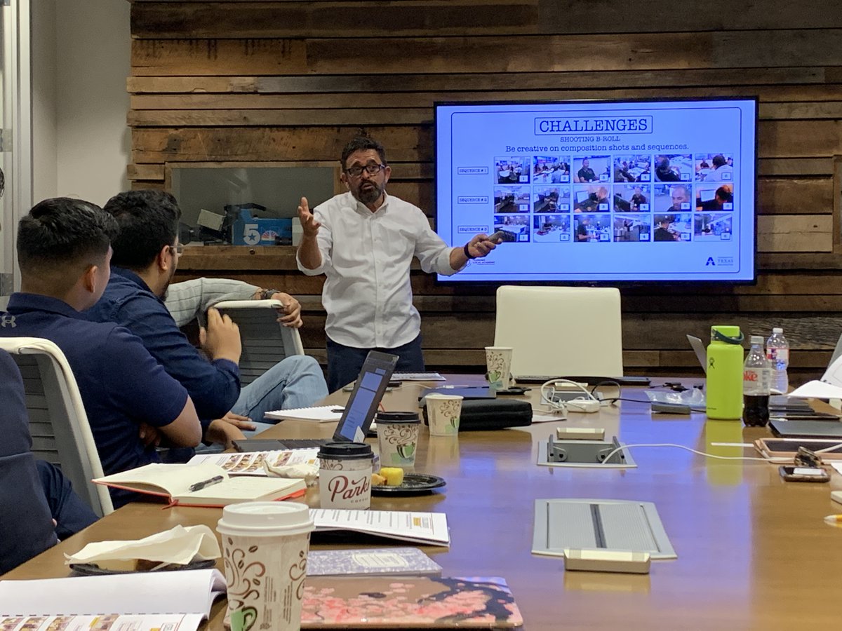 ASNenEspanol's tweet photo. Extraordinaria presentación de @fmejiatelemundo de @Telemundo39 en esta capacitación de @NBCUAcademy @Telemundo. Hoy estamos aprendiendo acerca del trabajo y proceso de producción de los Periodistas Multimedia. #MoreLatinosInNews manteniéndose a la vanguardia del periodismo @NAHJ https://t.co/dcAq8LKsEz