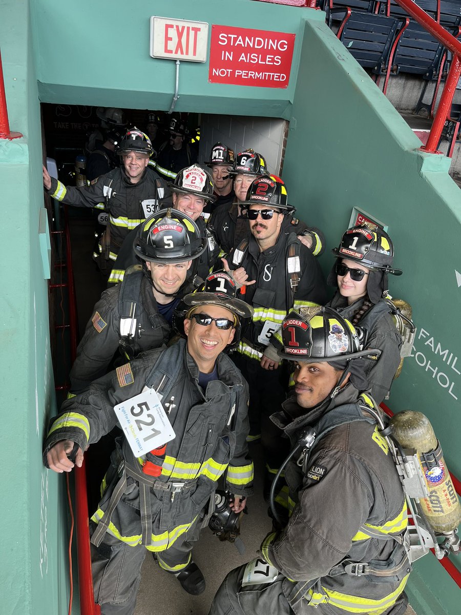jeffseyler's tweet photo. .@LungAssociation #FightforAirClimb campaign is going strong! Thank you #Boston, #Dayton, #NewJersey and #Detroit for an amazing weekend to prevent lung disease and fight for healthy air. https://t.co/MPeIc5fGZU