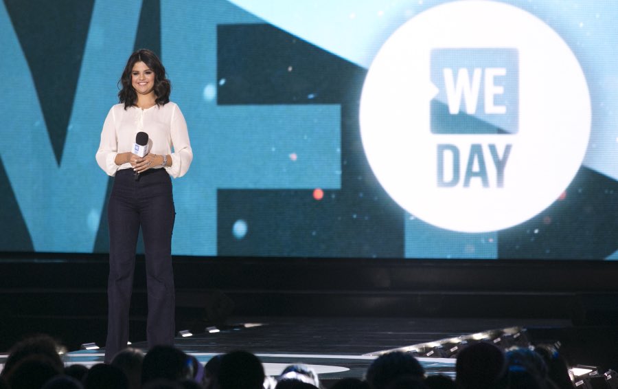 ThrowbackSeIene's tweet photo. April 30, 2015: Selena on the stage at We Day Illinois in Chicago, Illinois https://t.co/Uo2VBVKcxW