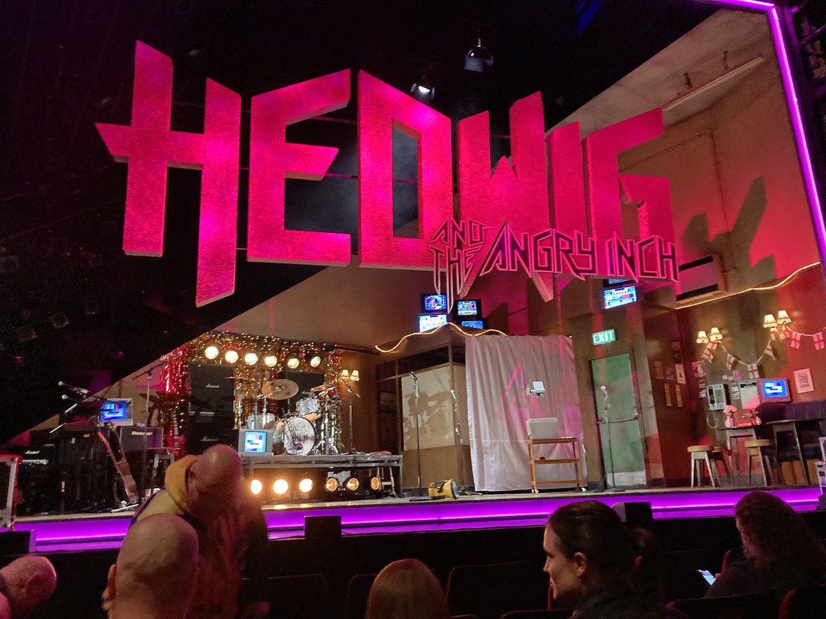 <a href="/Divinadecampo/">Divina De Campo stream DECODED</a> played the most exquisite Hedwig 🎉 thank you to all involved for an incredible experience tonight and a show I will be talking about forever ❤️ it meant the world to me to see it 🌟