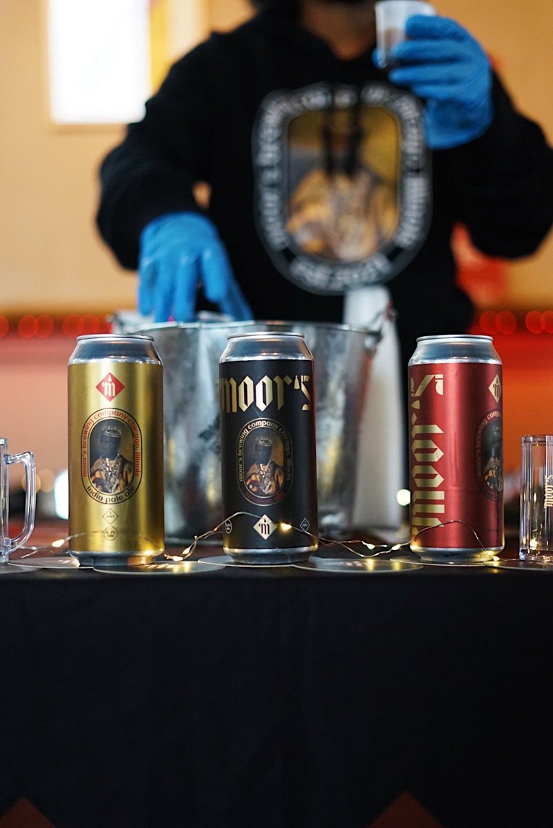 BlackLensMKE's tweet photo. @OnePintFilm Pop-up event at #sugarmaple samples courtesy of @MoorsBeer #Mff2022 @mkefilm https://t.co/qZE5SKyFvp