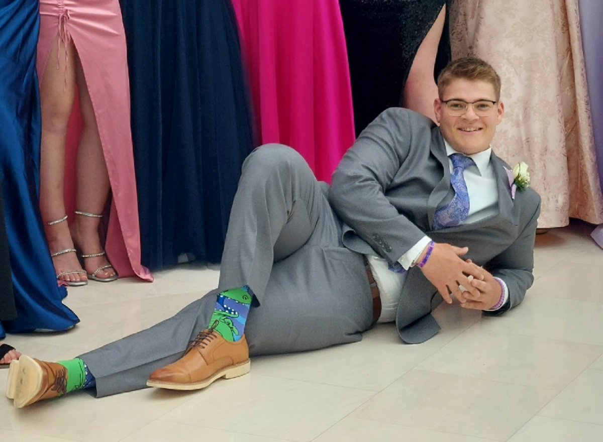 LNEagleWSoccer's tweet photo. @olamp34 is first up #promfit https://t.co/IFE5OZoesp