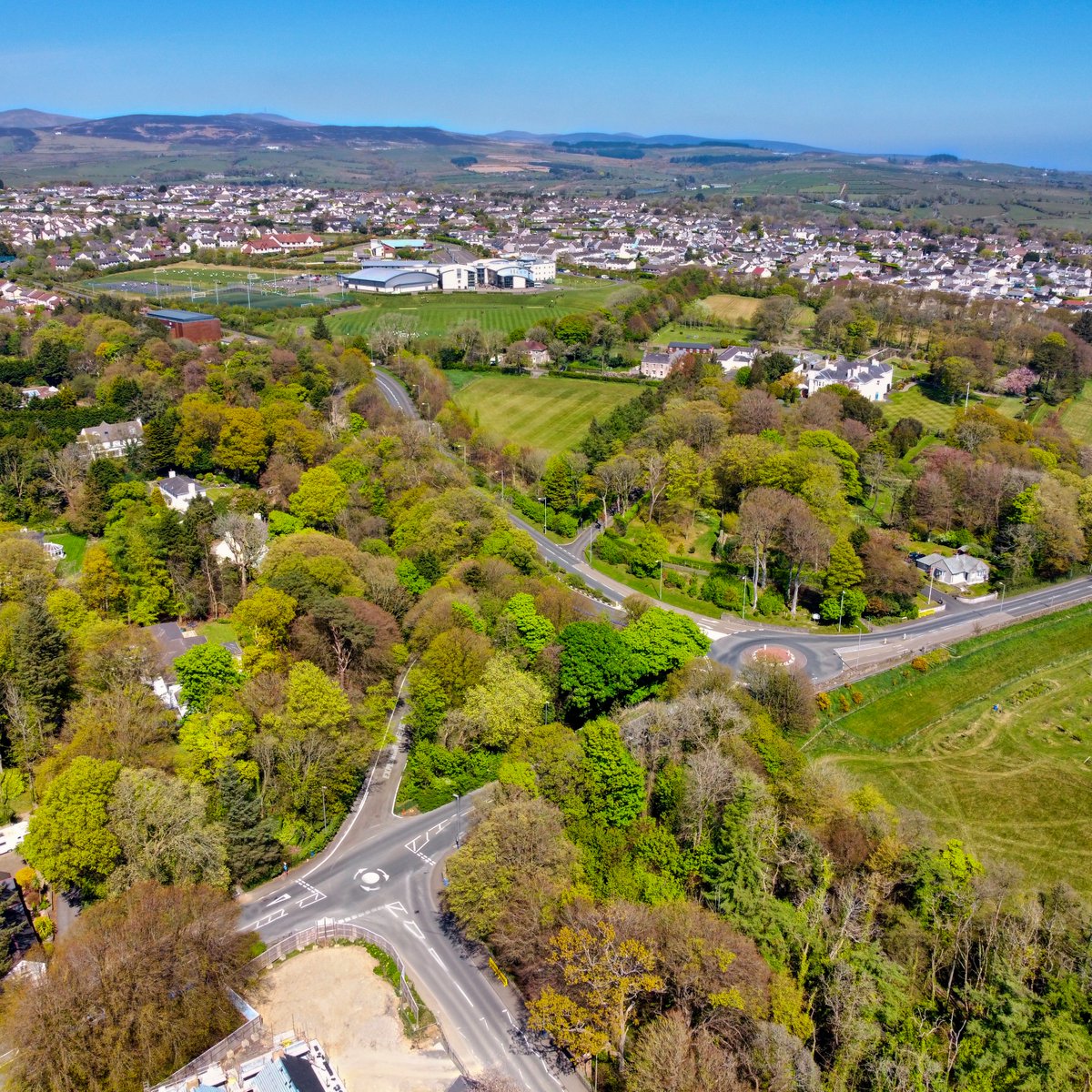 ExploringIsle's tweet image. Looking towards Governor&apos;s Bridge/Governor&apos;s Dip on the #IsleOfMan #iomtt course. 4 weeks to go!