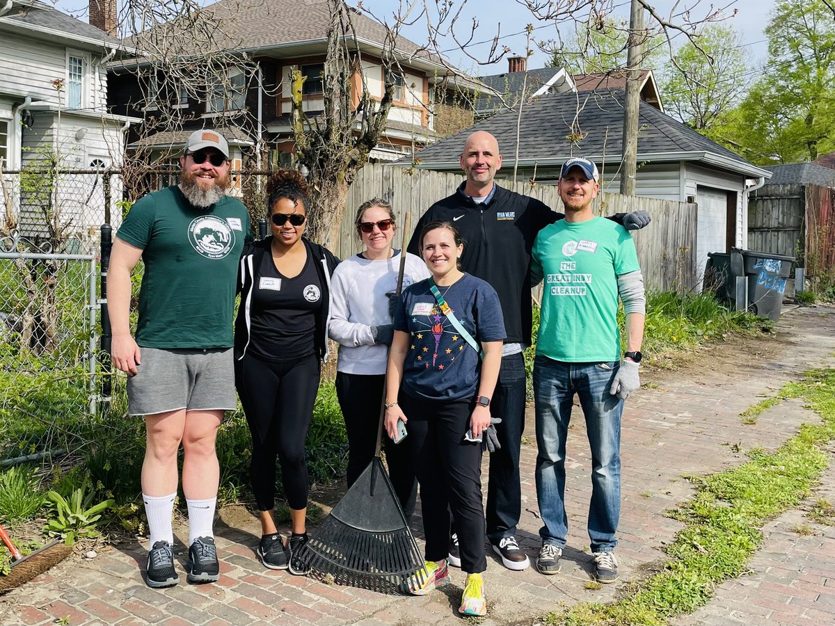 cproberson's tweet photo. Many thanks to @ryanmearsindy and the @MCProsecutors for joining our Historic Meridian Park Neighborhood Clean-up! #greatindycleanup https://t.co/SkKgffBUyi