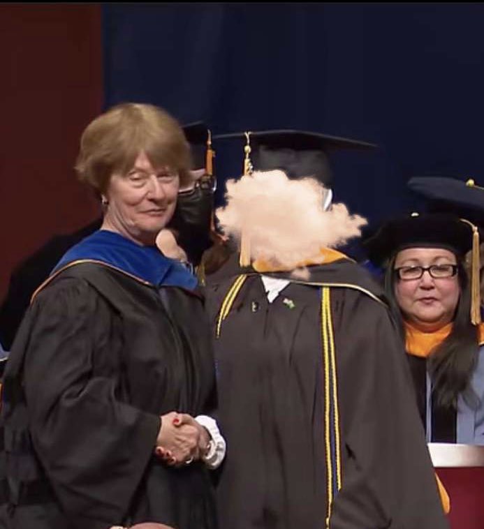 "يرفع الله الَّذِينَ آمَنُوا مِنْكُم وَالَّذِينَ أُوتُوا الْعِلْمَ دَرَجات"
بتوفيقٍ من الله، ما كان جهادي عبثا ف للّهِ الحمد من قبل ومن بَعد تخرجت اليوم ومُنحت درجة الماجستير في علم التمريض المتقدم في العنايةِ الحرجة للبالغين والمسنين مع مرتبة الشرف الاولى من جامعة مشقان العريقة