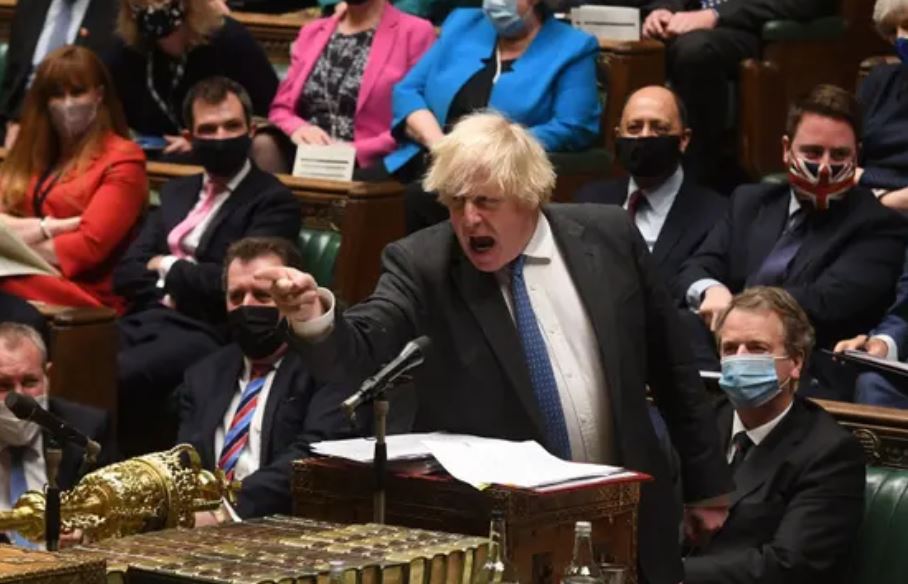 If you really must watch porn in the House of Commons, there's this blond who regularly screws millions over the dispatch box every Wednesday...
#JohnsonOut #ToriesOut #NeilParish