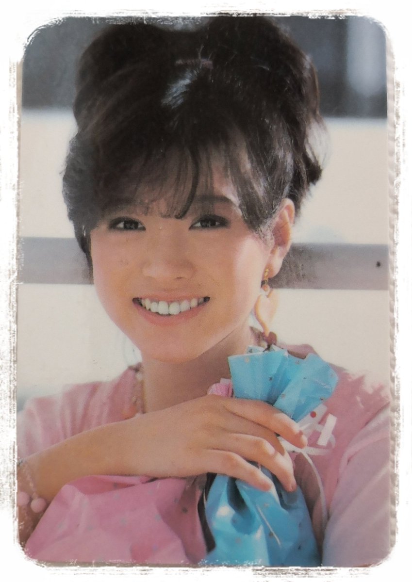 KyokoTirol's tweet photo. 初めて見に行ったコンサート
風でスカートがめくれるハプニング
明菜「見たな～」😍かわいかったなぁ～❤️

明菜ちゃんデビュー40周年おめでとう🎉

#中森明菜
#明菜ちゃん
#伝説のコンサート
#中森明菜デビュー40周年記念日
#中森明菜デビュー40周年おめでとう https://t.co/H93OfWGKll