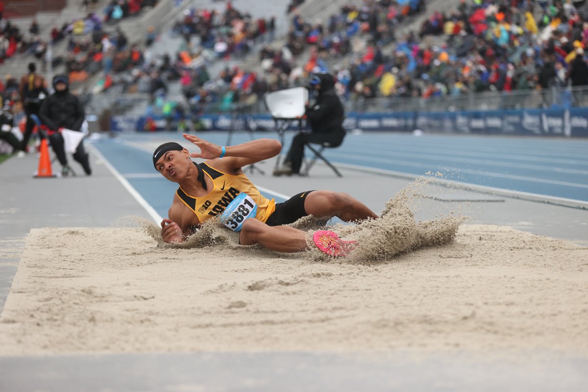 Iowa Track & Field/Cross Country (@iowaxc_tf) on Twitter photo Drake Relays | M TJ
๐ท๐๐๐๐ ๐
๐๐๐๐ฆ๐ ๐ถโ๐๐๐๐๐๐ x2 ๐
James Carter, Jr. is the first <a href="/DrakeRelays/">Drake Relays</a> athlete since the 2017-18 season to win both horizontal jumps ๐ฅ๐ฅ
Carter, Jr. - 15.79m / 51'9.75"
#Hawkeyes x #FightForIowa Drake Relays | M TJ
๐ท๐๐๐๐ ๐
๐๐๐๐ฆ๐ ๐ถโ๐๐๐๐๐๐ x2 ๐
James Carter, Jr. is the first <a href="/DrakeRelays/">Drake Relays</a> athlete since the 2017-18 season to win both horizontal jumps ๐ฅ๐ฅ
Carter, Jr. - 15.79m / 51'9.75"
#Hawkeyes x #FightForIowa