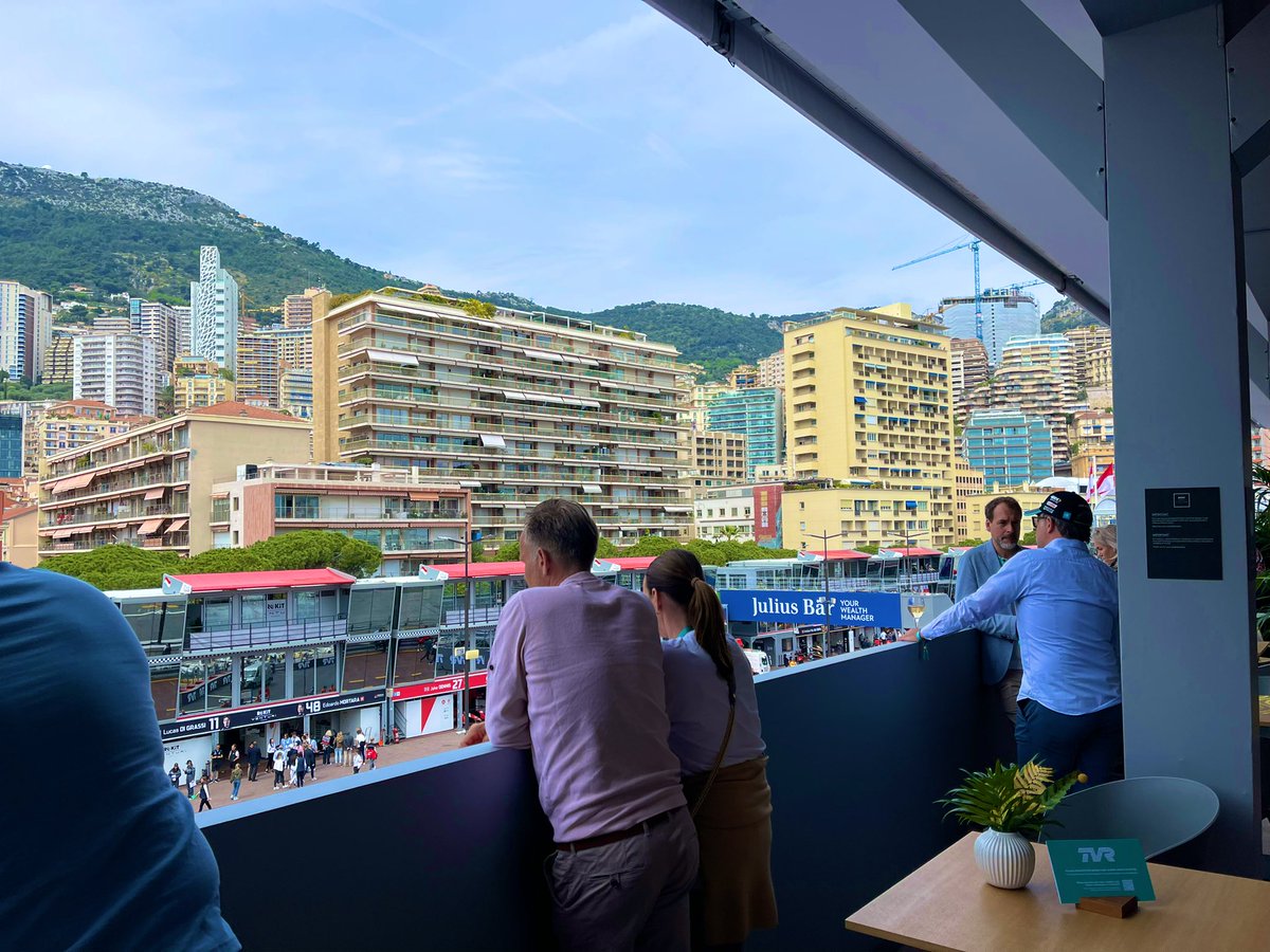 sdmoores's tweet photo. What an amazing time at the Formula E Grand Prix in Monte Carlo, Monaco …. Big congratulations to @svandoorne 👊
🚀 big thank you to @FIAFormulaE @tvr for inviting us and giving us full access. 🙏 🙏 #EV #TeamBenchmark @benchmarkmin https://t.co/7xlcAvGYHq