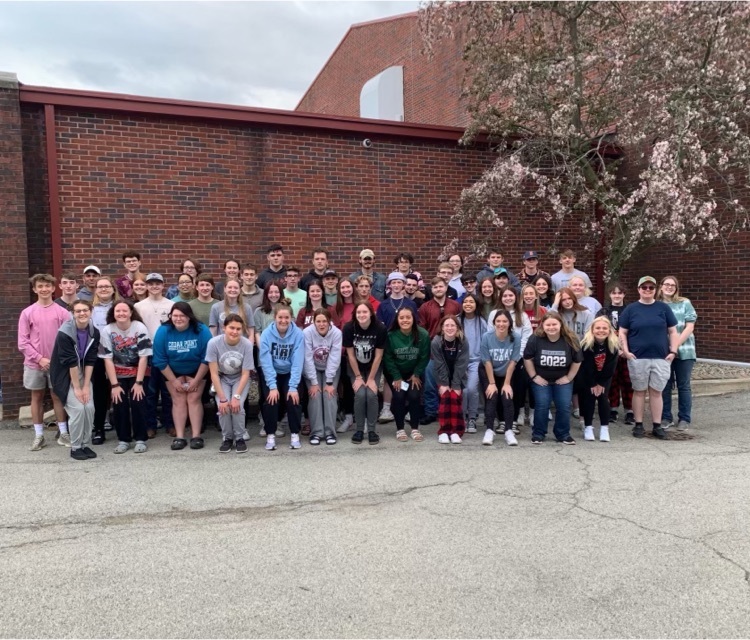 ALAHKnights's tweet photo. The Class of 2022 is off ! A tradition that goes back 65 years for the Knights. Washington DC here we come … #GoKnights https://t.co/3J25EMpKf7