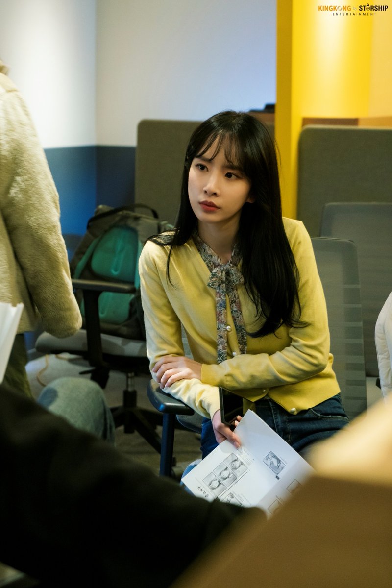 girl groups pics tweet media