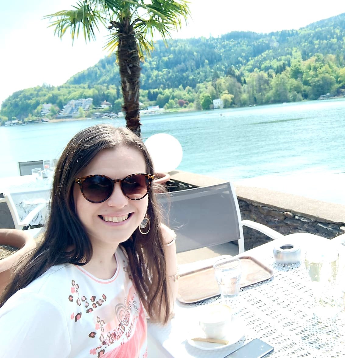 _Atheist_Angel_'s tweet photo. 33 (years, not degree). 😅😇😂 #Birthday #BirthdayGirl

Livin' the good life in good old #Klagenfornia. 🌤🏝🥂 #HappyBirthdayToMe

#LaDolceVita
#LaDolceFarNiente

#LifeIsBeautiful
#LifeIsBetterByTheLake

#Thirtysomething
#ThisIsTheGoodLife https://t.co/0JjP54sgsj
