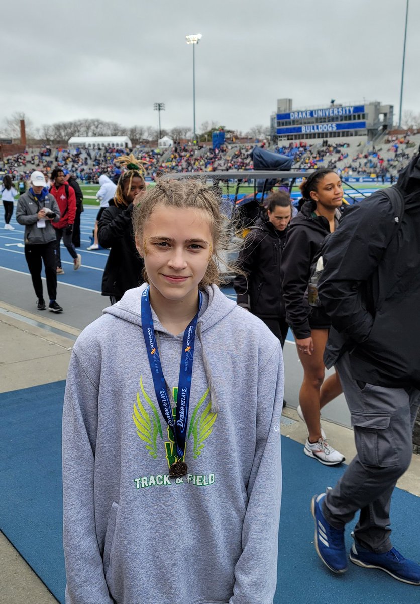 icwgirlstrackxc's tweet photo. Iowa City West sophomore sensation Erinn Varga runs another STRONG race equalling her lifetime best in the Drake Relays 400 Meter Hurdles. https://t.co/sYMEATUhJn