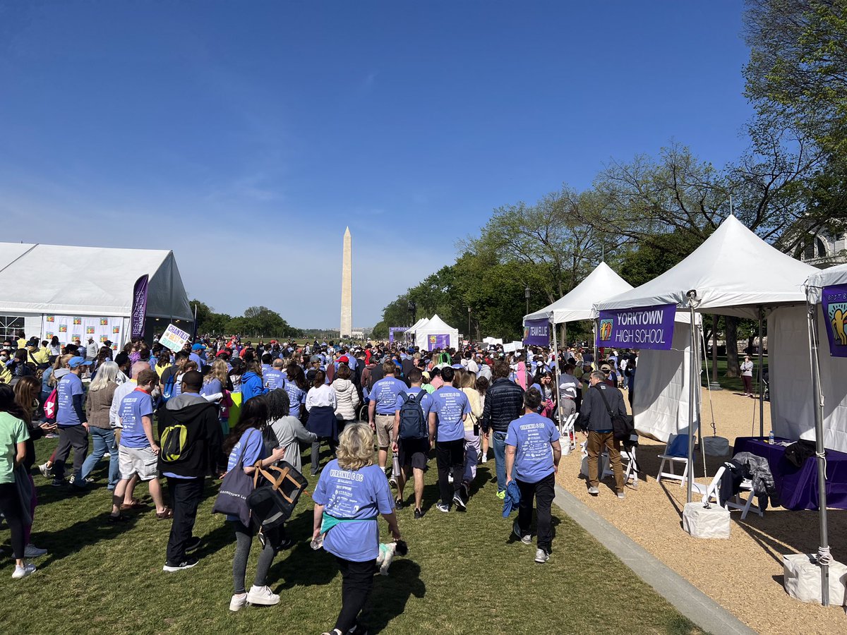 ReaganITCDC's tweet photo. It was a beautiful day to #walkforchange! #TeamTCMA was excited to be back on the #NationalMall today for the return of @BestBuddiesVADC’s Friendship Walk. https://t.co/Ji19DocETp