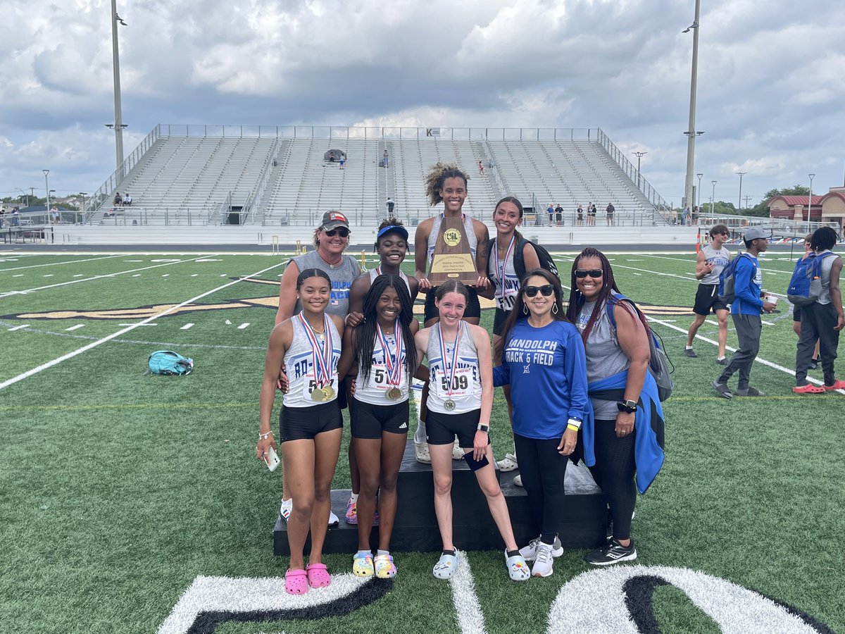 ortiz_e39's tweet photo. It’s a clean sweep at the Region IV track championships. Randolph Boys & Girls track teams are regional champs 🥇 #RoHawks #FlyFightWin #StateBound ⚡️ ⚡️ https://t.co/qIst7x1NV5