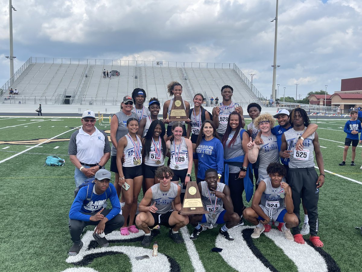 ortiz_e39's tweet photo. It’s a clean sweep at the Region IV track championships. Randolph Boys & Girls track teams are regional champs 🥇 #RoHawks #FlyFightWin #StateBound ⚡️ ⚡️ https://t.co/qIst7x1NV5