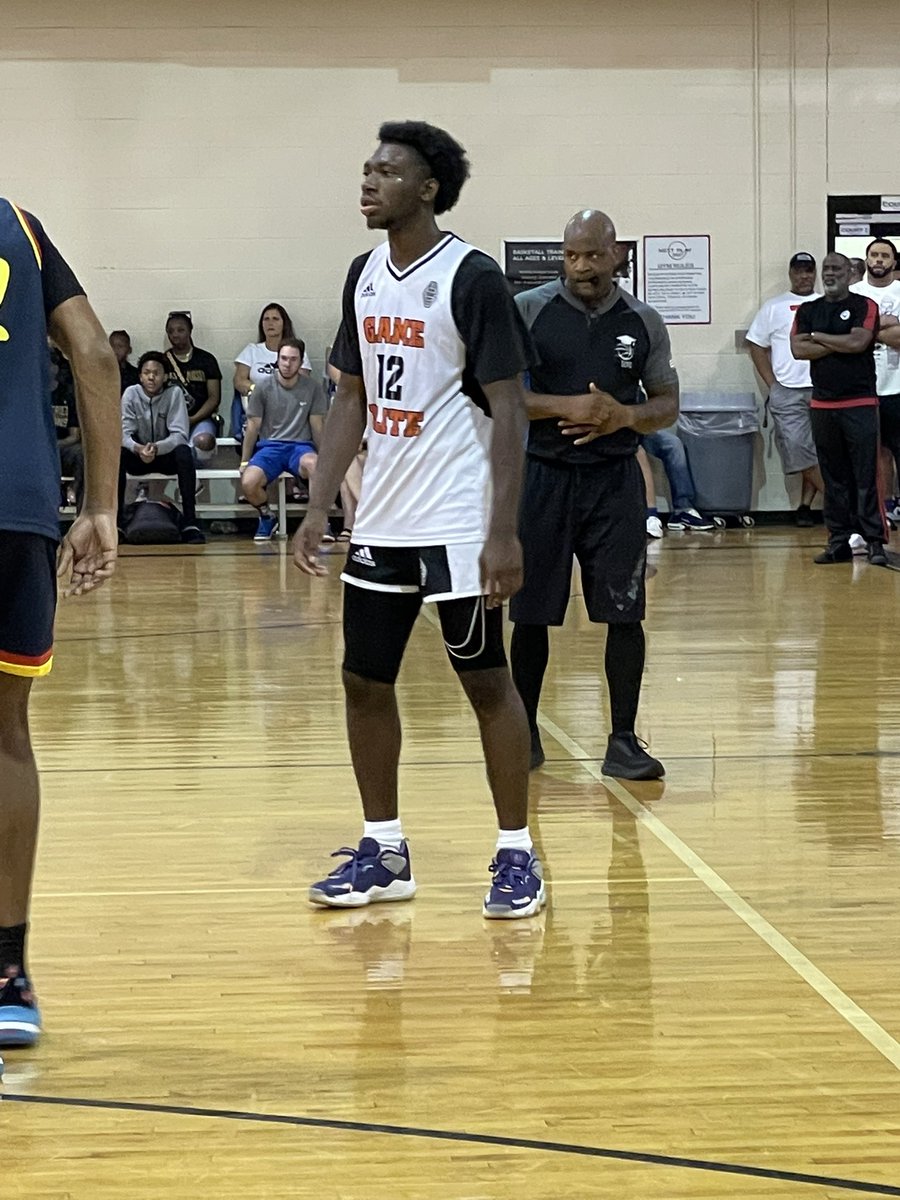 Proven_Prospect's tweet image. On the Radar (@OntheRadarHoops) #WhoWantsTheSmoke Day 1 Standouts:

Parker Axam ‘22
AJ Barnes ‘22
CJ Brown ‘24
Andrew Daniel’s ‘22
Keenan Gray ‘24
Garrett Jacobsen ‘23
Cam James ‘24
RJ Kennedy ‘23
Ben Lindor ‘24
Peyton Marshall ‘24

📌 @OTRHoops