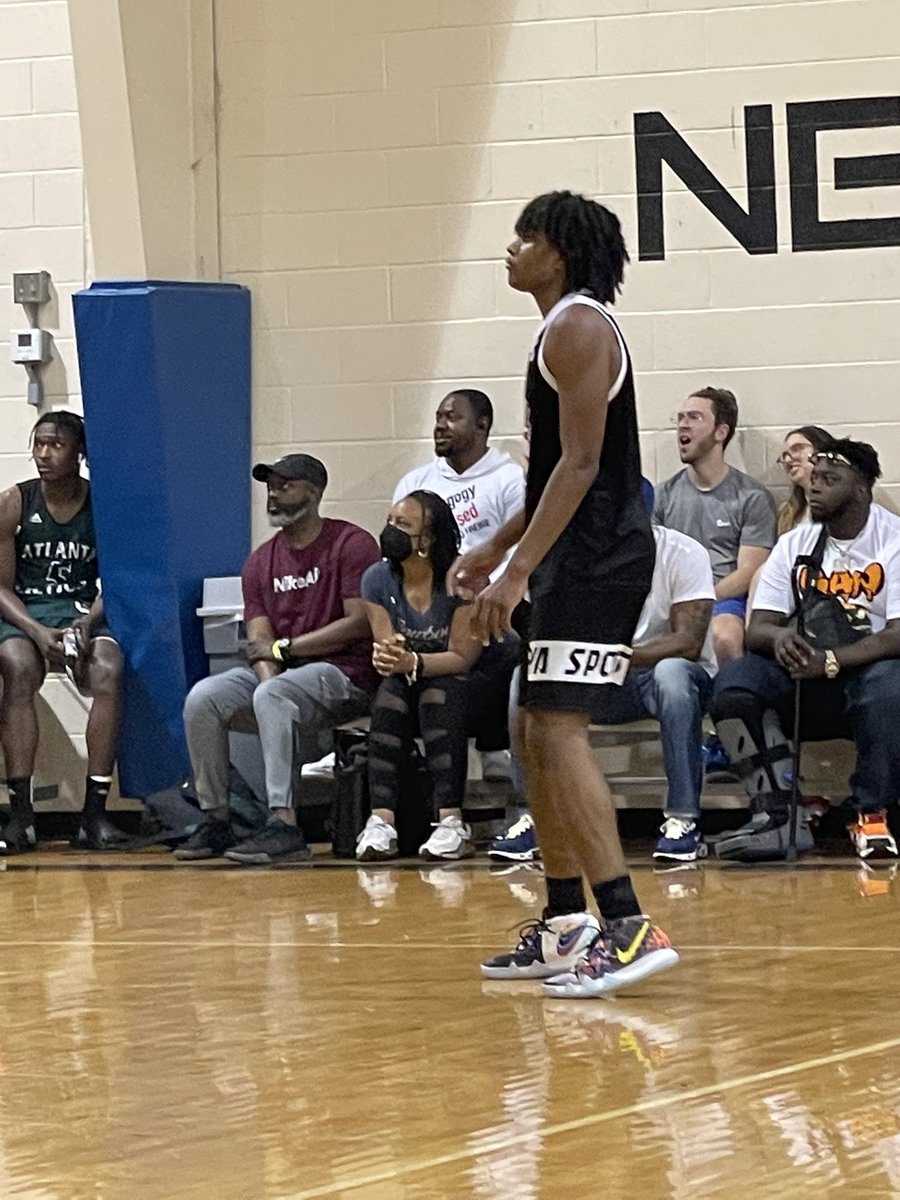 Proven_Prospect's tweet image. On the Radar (@OntheRadarHoops) #WhoWantsTheSmoke Day 1 Standouts:

Parker Axam ‘22
AJ Barnes ‘22
CJ Brown ‘24
Andrew Daniel’s ‘22
Keenan Gray ‘24
Garrett Jacobsen ‘23
Cam James ‘24
RJ Kennedy ‘23
Ben Lindor ‘24
Peyton Marshall ‘24

📌 @OTRHoops