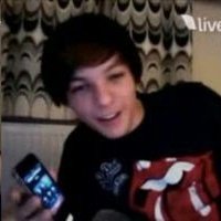 zamanla louisnin buyudugunu ve dogal olarak degistigini fark etmek <<<<<<<