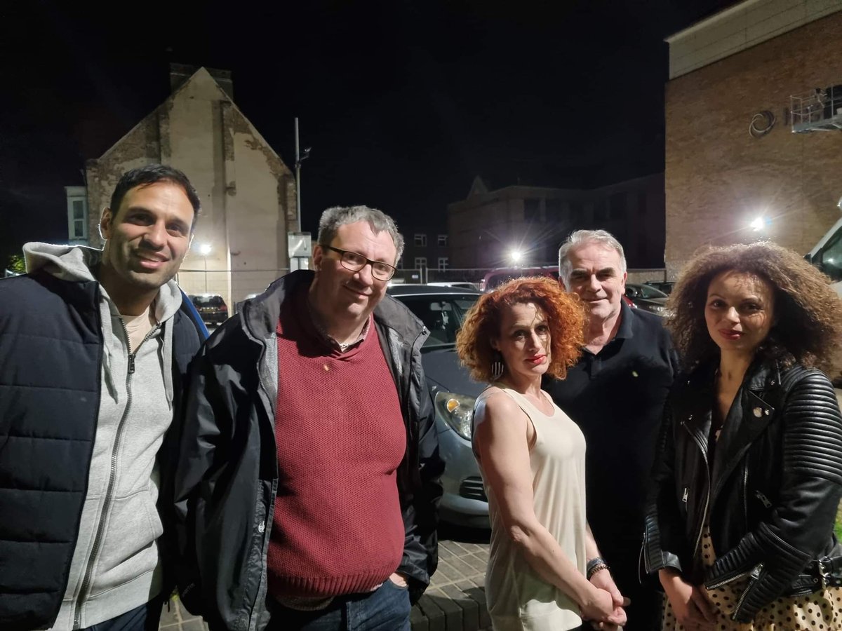 scottgraeme629's tweet photo. Some of my friends  know how much theatre has helped me.
Tonight it was Dead Lies @PboroTheatre
Written by @Hilary_Bonner
Directed by @JoeHarmston
Great to meet the cast of
@jqedwards @mrpeterae @AliciaJCharles @DoyleNeve @george_verghis &amp; Andrew Macdonald with cousin @kwscott29 https://t.co/uHoB2v2Iuk
