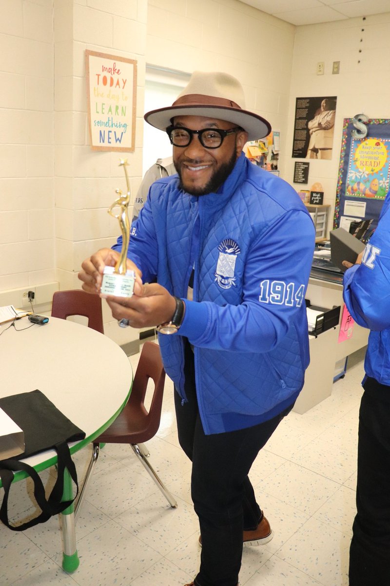 Yesterday I was awarded the Women's History Month Extraordinary Educator Award. Thank you to my S.A.N.D. Family and to the brothers of Phi Beta Sigma Fraternity: Delta Pi Sigma Chapter! <a href="/sandhartford/">S.A.N.D. School Of Excellence</a>
<a href="/PhiBetaSigma_CT/">CT SIGMAS</a> <a href="/Hartford_Public/">Hartford Public Schools</a>