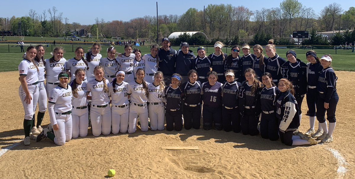 SeanReillyHS's tweet photo. Great, great job by @MiddNorthSball and Shore Conference teams and coaches honoring late umpire Jimmy Griffin and his colleagues today. And the umps donated their fees back to a Jimmy Griffin Scholarship for Shore softball players. Well done! @NJSIAA #NJOfficialsRule https://t.co/Tx7myRVkHE