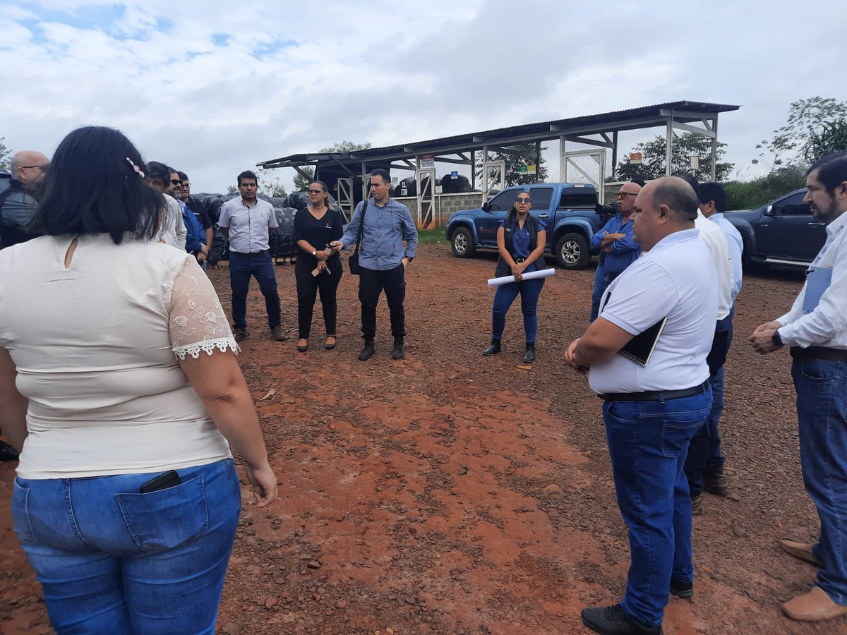 dinatranpy's tweet photo. #SegundoPuente | Hemos participado de la reunión convocada por el Viceministro de Obras Públicas del @mopcparaguay en la Zona Primaria del 2do Puente de Integración, Presidente Franco-Foz de Yguazu. La visita consistió en la verificación de los proyectos en ejecución en la zona. https://t.co/L1kKZoSC6P
