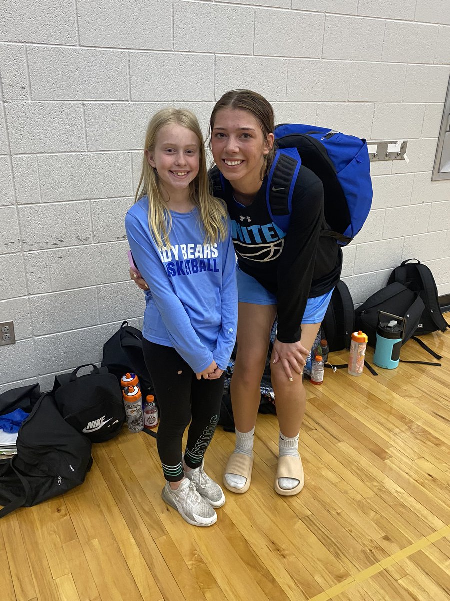 My future LadyBear and I had a great time watching <a href="/ladybearsbbk/">Berlin Lady Bears Basketball</a> senior-to-be <a href="/Abbiebell19_/">Abbie Bell</a> play for Team United today! Big things coming up for #2 next year 💪🏻🐻🏀<a href="/Todd_spinner/">OlentangyBerlinBears</a> <a href="/BerlinBearsAD/">Olentangy Berlin High School Athletic Dept</a> #GrowYourGame #ClawsUp