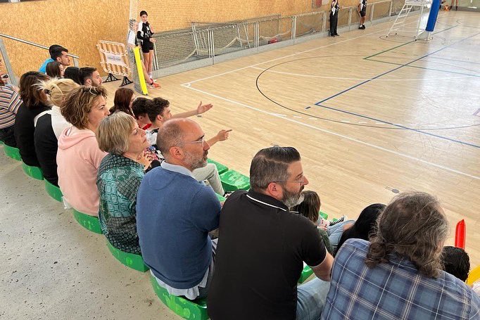 EvaCandelaLopez's tweet photo. 🏐 Aquest matí hem gaudit molt amb el partit del @CVTerrassa contra el @fscastellar en la fase final del Campionat de Catalunya Júnior de Voley!

Heu demostrat que ho heu donat tot, però malauradament no ha sigut possible! Continueu amb aquest esforç, arribaran grans resultats! https://t.co/BDtySVCv1l
