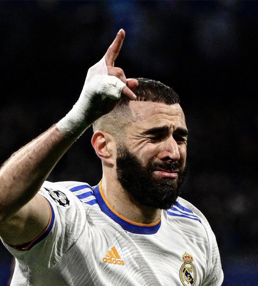 29 trophées 🏆

Il devient le joueur français le plus titré de l’Histoire. 🇫🇷🌟