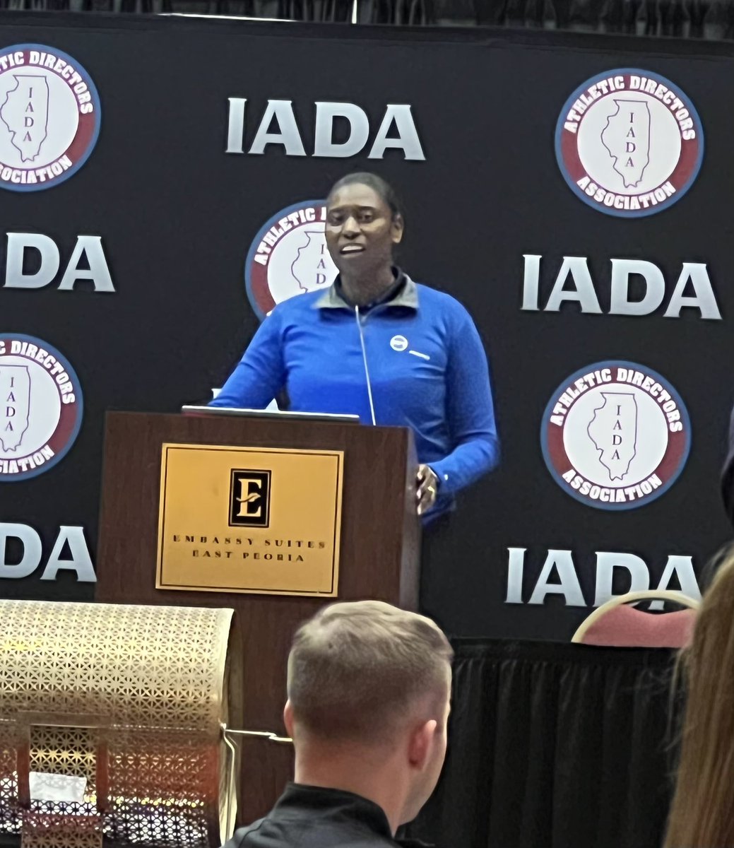 WadaWisconsin's tweet image. Great listening to @BobbieKelsey, Commissioner of Athletics and Academics for @MilwaukeeMPS, giving the opening session keynote at the @IllinoisAD Conference #BeResilient #EmbracingDifferences #StrongerTogether