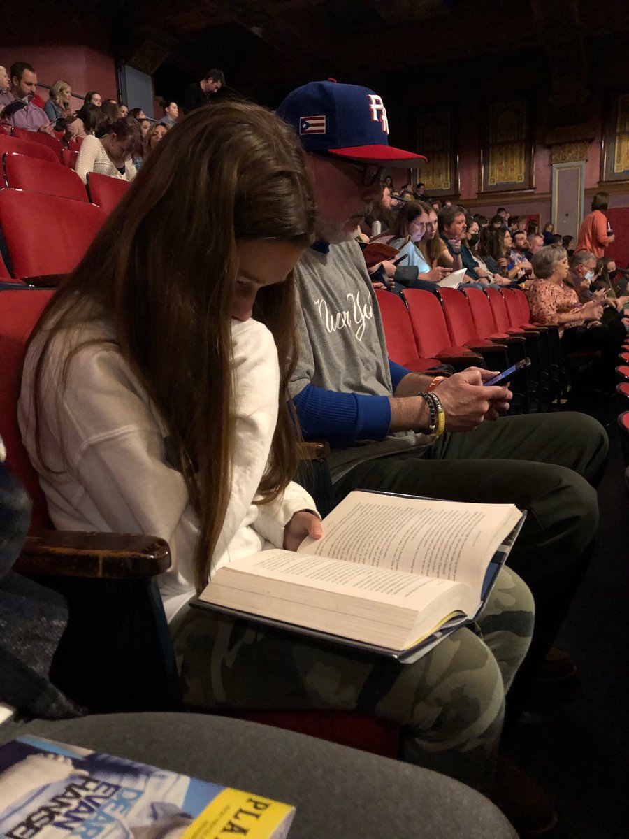 hhmslmc's tweet photo. #huskiesread while waiting on the show to start… https://t.co/mmRoCd1bly