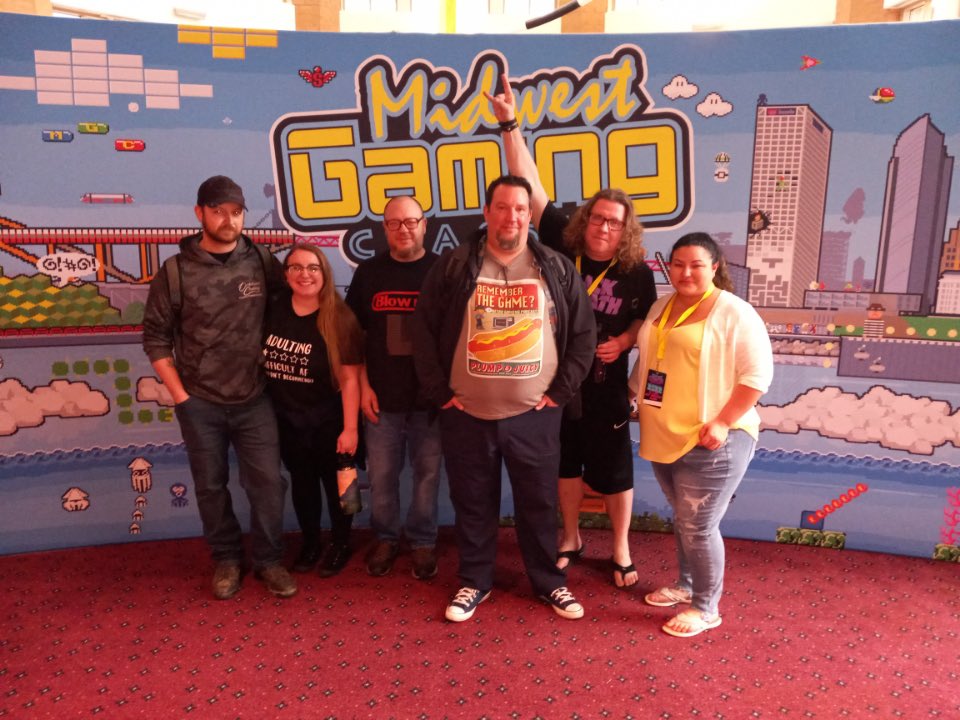 GeekLifeRadio's tweet photo. @Memberthegame representing at the #MidWestGamingClassic https://t.co/gSlzj7aZYi