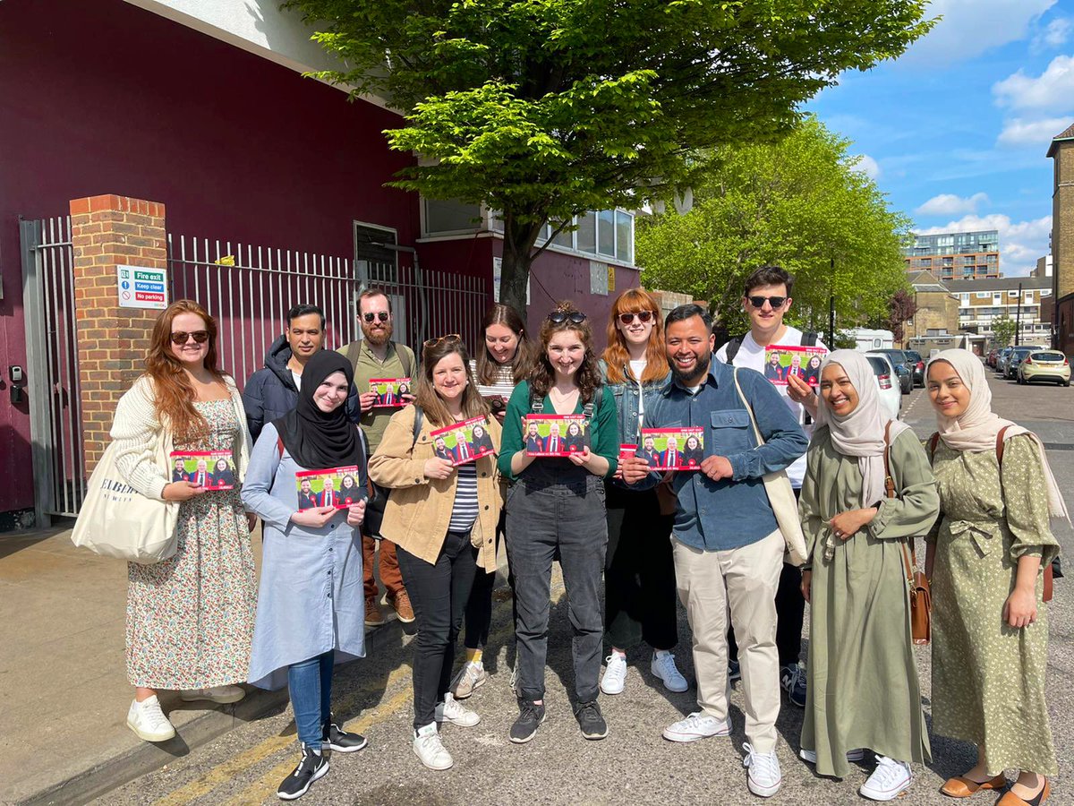 jenny_symmons's tweet photo. Today’s Bromley South massive!! Thanks to our crew of @ChrLeft + NHS nurses + local members for joining me & @ShuboHussain 🌞🌹 #OneEastEnd https://t.co/OoyrCA28aP