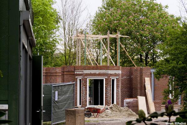 Vandaag werd er in 2012 gewerkt aan een nieuw sprookje. De Nieuwe Kleren van de Keizer.