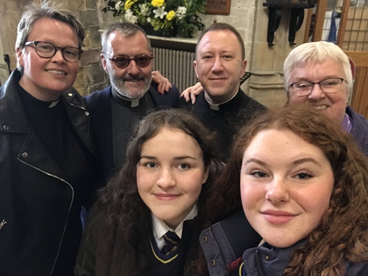 June Osborne (@bishopjuno) on Twitter photo Pupils from St Teilo’s School played a really important part in reminding the bishops they are pilgrims, preachers and evangelists and pastors at today’s making of an Archbishop. So proud of you! <a href="/StTeilos/">St. Teilo's</a> <a href="/LlandaffDio/">Llandaff Diocese ✝️🏴</a> Pupils from St Teilo’s School played a really important part in reminding the bishops they are pilgrims, preachers and evangelists and pastors at today’s making of an Archbishop. So proud of you! <a href="/StTeilos/">St. Teilo's</a> <a href="/LlandaffDio/">Llandaff Diocese ✝️🏴</a>