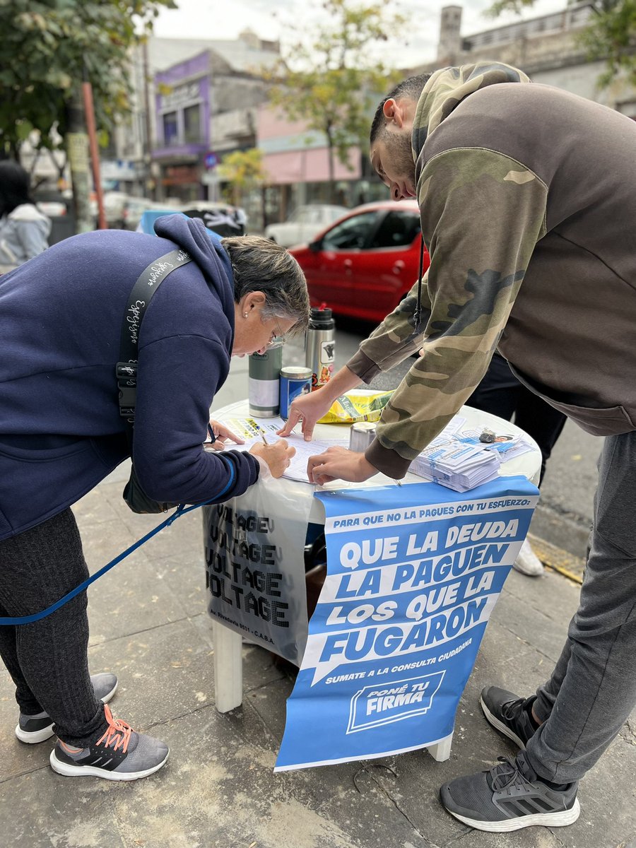 DescaCABA's tweet photo. El pueblo en la calle decide. https://t.co/AX4HH7hNgk