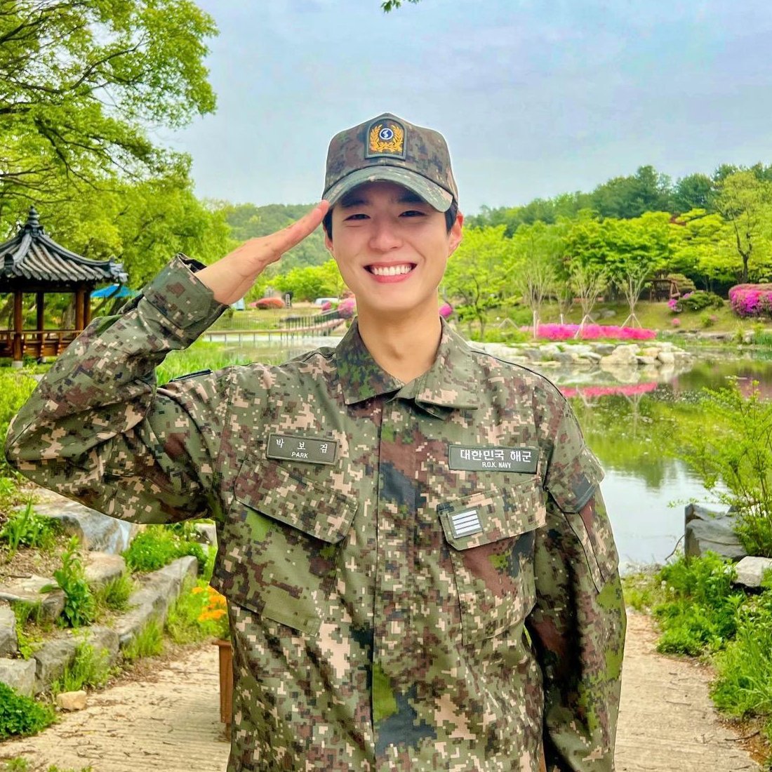 _babsy7's tweet photo. @BOGUMMY Parecía tan lejano, pero llegó el día  #WelcomeBackBoGum
#ParkBoGum 💙🙏 https://t.co/f0D8N5PsHR