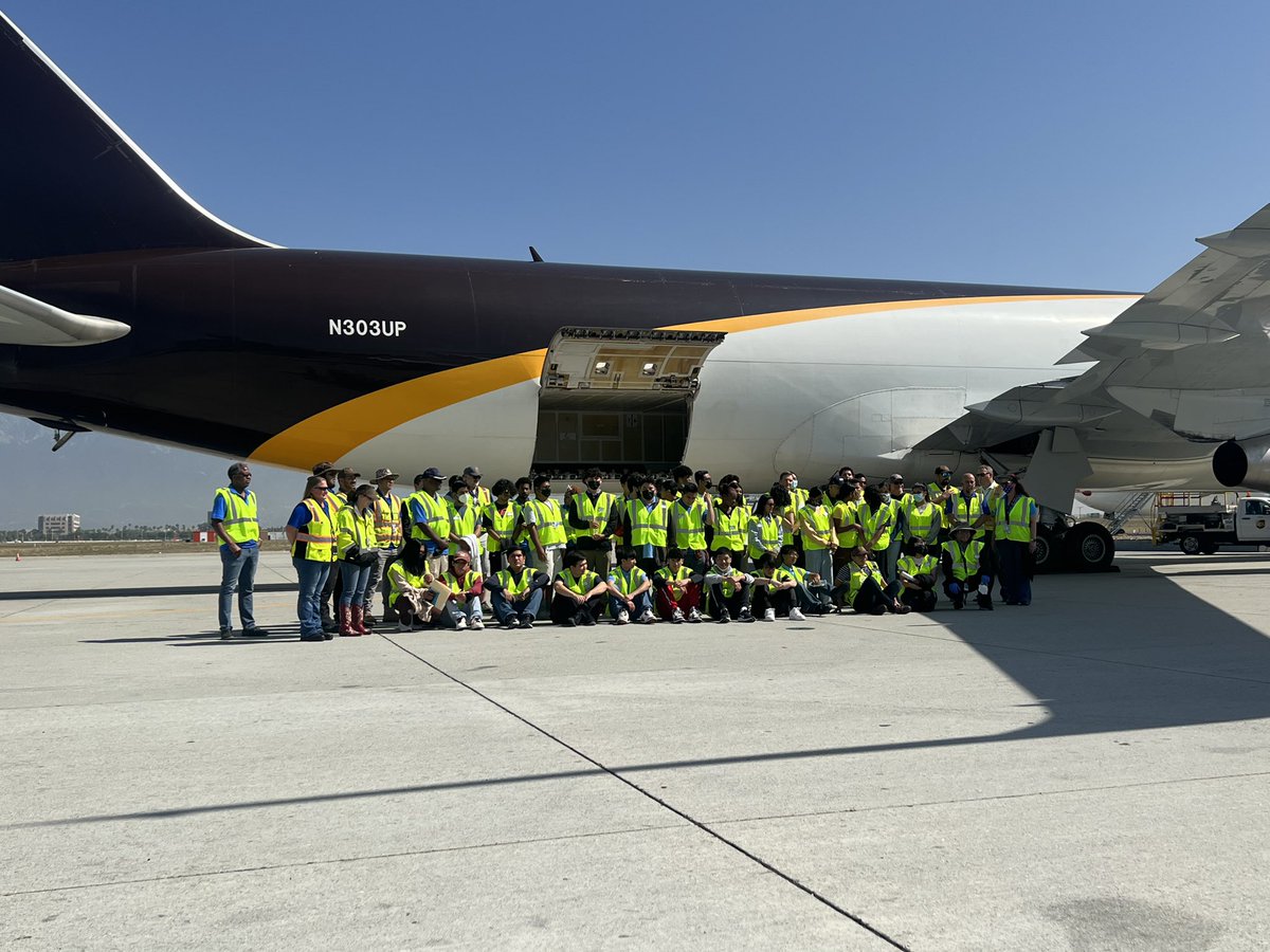 Global Volunteer Event at ONT International today with 63 students from “Shades of Blue” pursuing a pathway to aviation! <a href="/SoCalSoUS/">SoCal - Women in Operations</a> <a href="/LouRivieccio/">Lou Rivieccio</a> <a href="/divine2wincom/">Trina Norman</a> <a href="/DarylHeppner/">Daryl Heppner</a>