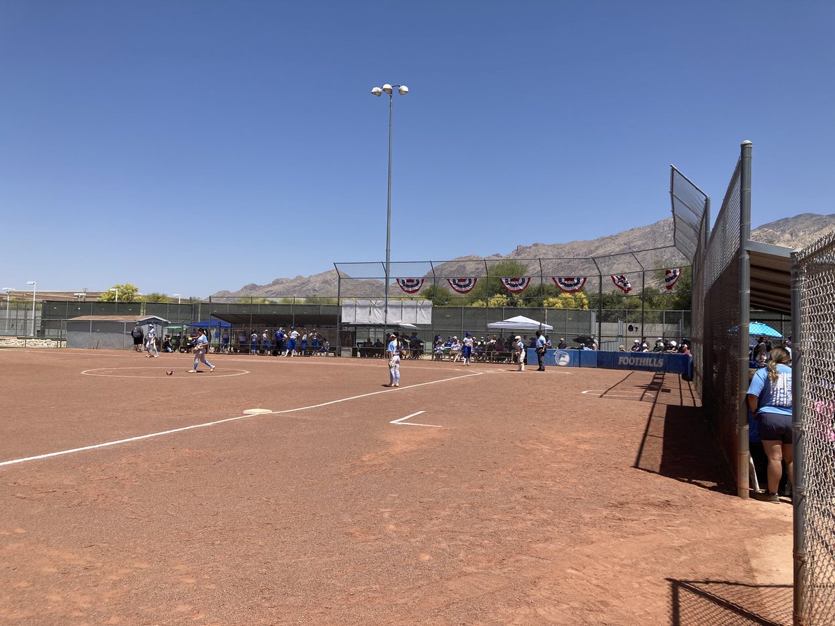 DavidKelly1290's tweet photo. The bunting is out. It must be #STATESZN! #AZHS https://t.co/aq6KqmOvUk