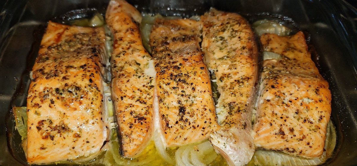 TstreeT_Contro's tweet photo. #CookingWithControversy... nap and #Ozark time. Then #TaylorSerrano #DAZN #ValdezStevenson #TopRankOnESPN https://t.co/eoGZ0c4OjV