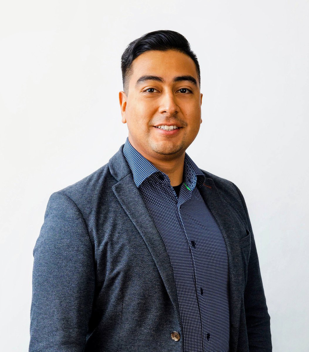 📸Spring headshot! Proud to be growing my career and network in #Vancouver with an innovative and growing company <a href="/NexiiBuilds/">Nexii</a> / <a href="/omicronaec/">omicronaec</a>. 
.
.
#nexii #omicron #construction #engineering #modular #bc #yvr #citybuilder #projectmanager #yvrre